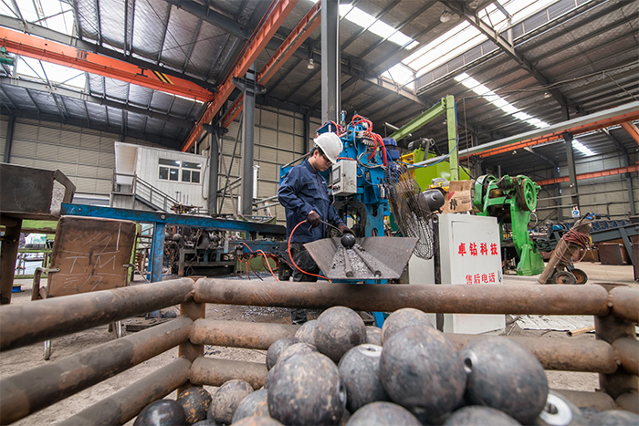 昌吉网架配件-螺栓球加工车间